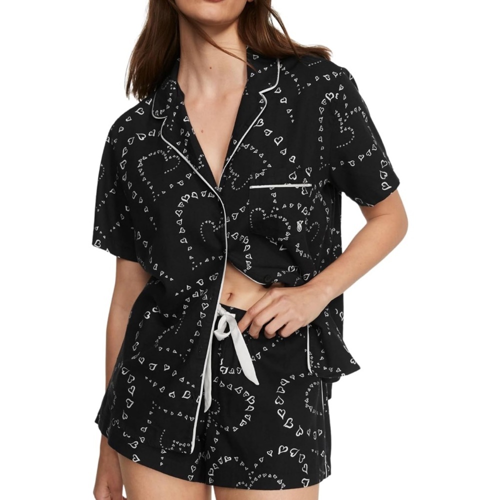 Victoria’s Secret Flannel Short Pajama Set, Black Swirl Hearts, X-Large New!